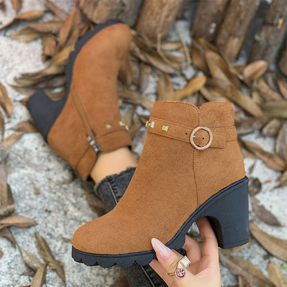 Damskie botki na grubym obcasie